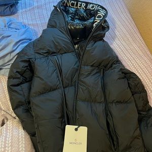 Moncler Men's Montcla Logo-Hood Puffer Jacket Size 3